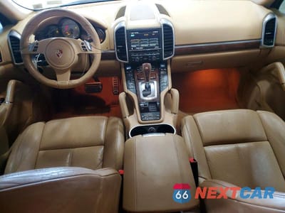Zdjęcie 8 z 12 samochodu: 2011 PORSCHE CAYENNE S VIN:WP1AB2A27BLA46094 - miniatura
