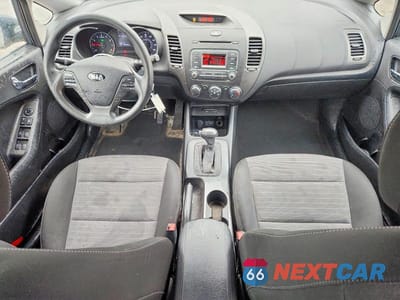 Zdjęcie 8 z 12 samochodu: 2016 KIA FORTE LX VIN:KNAFK5A84G5622357 - miniatura