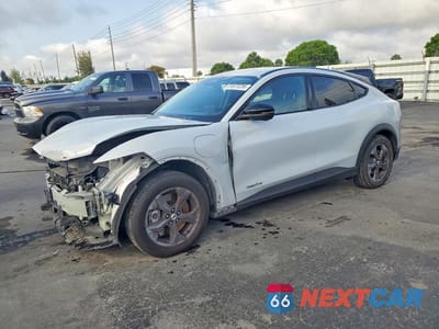 2023 FORD MUSTANG MACH-E SELECT 3FMTK1R48PMA86180 - główne zdjęcie licytacji z USA - miniatura