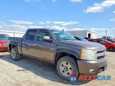 Czwarte zdjęcie samochodu z boku: 2007 CHEVROLET SILVERADO K1500 CREW CAB VIN:2GCEK13M171569720 - miniatura