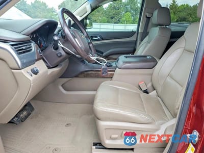 Zdjęcie 7 z 13 samochodu: 2019 CHEVROLET SUBURBAN C1500 LT VIN:1GNSCHKC7KR295979 - miniatura