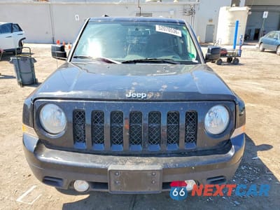 Piąte zdjęcie samochodu w środku: 2016 JEEP PATRIOT SPORT VIN:1C4NJPBB9GD656727 - miniatura