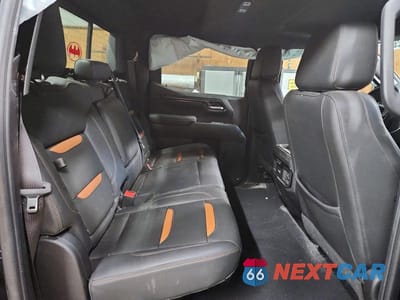 Zdjęcie 10 z 12 samochodu: 2024 GMC SIERRA K1500 AT4 VIN:1GTUUEELXRZ160904 - miniatura