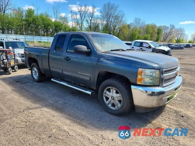 Czwarte zdjęcie samochodu z boku: 2013 CHEVROLET SILVERADO K1500 LT VIN:1GCRKSE78DZ248808 - miniatura