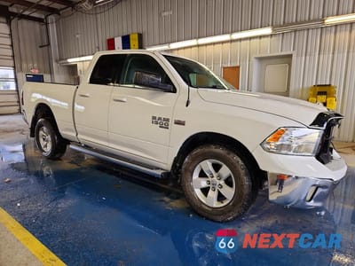 Czwarte zdjęcie samochodu z boku: 2019 RAM 1500 CLASSIC SLT VIN:1C6RR6GT7KS668330 - miniatura