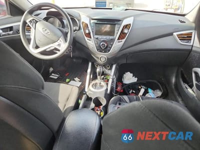 Zdjęcie 8 z 12 samochodu: 2015 HYUNDAI VELOSTER BASE VIN:KMHTC6AD7FU228874 - miniatura