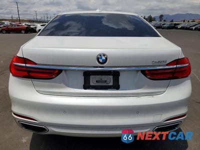 Zdjęcie 6 z 12 samochodu: 2019 BMW 740 I VIN:WBA7E2C54KB218532 - miniatura