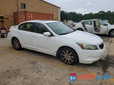 Czwarte zdjęcie samochodu z boku: 2008 HONDA ACCORD EX VIN:1HGCP267X8A108996 - miniatura