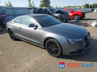 Czwarte zdjęcie samochodu z boku: 2013 AUDI A5 PREMIUM PLUS VIN:WAULFAFR1DA062186 - miniatura