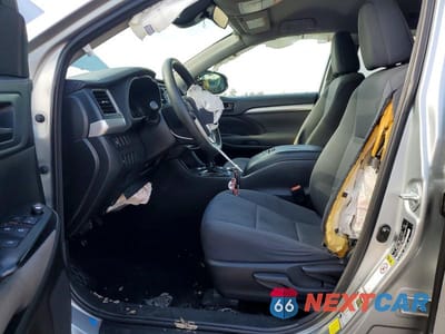 Zdjęcie 7 z 14 samochodu: 2018 TOYOTA HIGHLANDER LE VIN:5TDZZRFH7JS239641 - miniatura