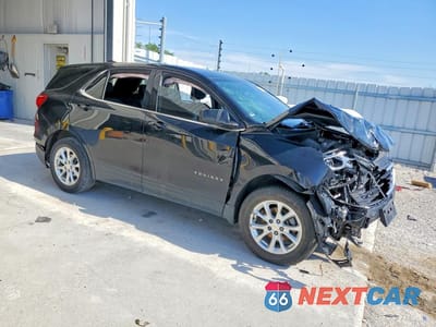 Czwarte zdjęcie samochodu z boku: 2018 CHEVROLET EQUINOX LT VIN:2GNAXSEV4J6138088 - miniatura