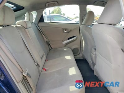 Zdjęcie 10 z 12 samochodu: 2014 TOYOTA PRIUS THREE VIN:JTDKN3DU1E1753112 - miniatura