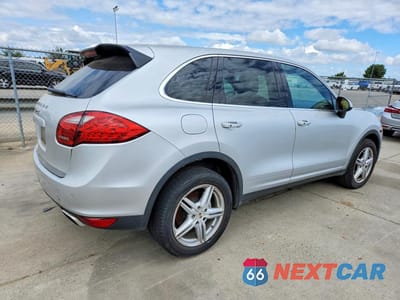 Trzecie zdjęcie samochodu z tyłu: 2011 PORSCHE CAYENNE S VIN:WP1AB2A29BLA48445 - miniatura