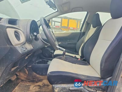 Zdjęcie 7 z 12 samochodu: 2013 TOYOTA YARIS 5-DOOR L VIN:JTDKTUD35DD549073 - miniatura