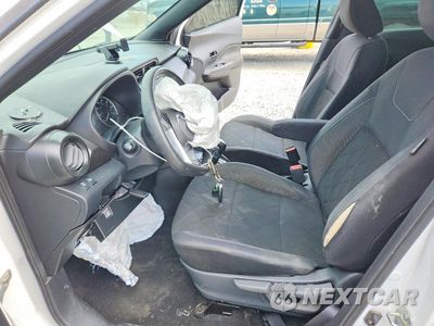 Zdjęcie 7 z 13 samochodu: 2019 NISSAN KICKS S VIN:3N1CP5CU7KL503988 - miniatura