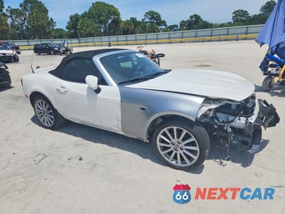 Czwarte zdjęcie samochodu z boku: 2017 FIAT 124 SPIDER CLASSICA VIN:JC1NFAEK5H0127727 - miniatura