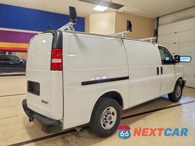Trzecie zdjęcie samochodu z tyłu: 2024 GMC SAVANA G2500 VIN:1GTW7AF73R1158436 - miniatura