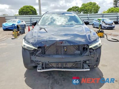Piąte zdjęcie samochodu w środku: 2023 VOLVO XC60 ULTIMATE VIN:YV4L12RM5P1264747 - miniatura