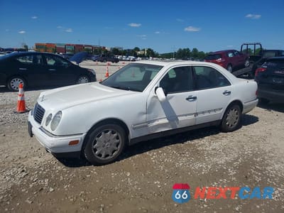 1996 MERCEDES-BENZ E 320 WDBJF55FXTJ003286 - główne zdjęcie licytacji z USA - miniatura