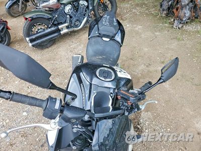 Piąte zdjęcie samochodu w środku: 2025 KAWASAKI ZR900 S VIN:ML5ZRDS16SDA00054 - miniatura