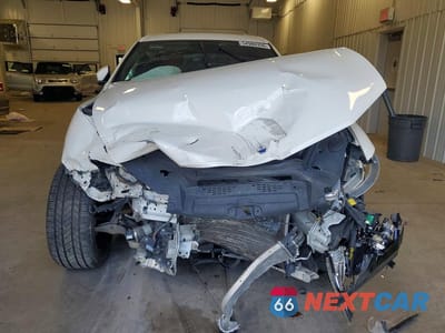 Piąte zdjęcie samochodu w środku: 2022 MASERATI LEVANTE MODENA VIN:ZN661YUM6NX402749 - miniatura