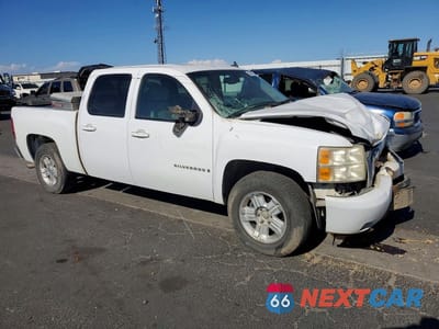 Czwarte zdjęcie samochodu z boku: 2007 CHEVROLET SILVERADO K1500 CREW CAB VIN:2GCEK13M571566738 - miniatura
