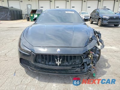 Piąte zdjęcie samochodu w środku: 2017 MASERATI GHIBLI Q4 VIN:ZAM57RTS8H1249957 - miniatura