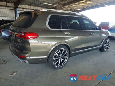Trzecie zdjęcie samochodu z tyłu: 2021 BMW X7 XDRIVE40I VIN:5UXCW2C01M9E73475 - miniatura