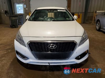 Piąte zdjęcie samochodu w środku: 2016 HYUNDAI SONATA HYBRID SE VIN:KMHE24L11GA025226 - miniatura