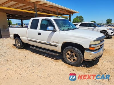 Czwarte zdjęcie samochodu z boku: 2000 CHEVROLET SILVERADO K1500 VIN:1GCEK19T6YE249789 - miniatura
