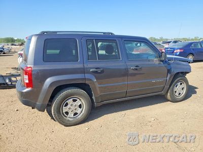 Trzecie zdjęcie samochodu z tyłu: 2016 JEEP PATRIOT SPORT VIN:1C4NJPBAXGD678405 - miniatura