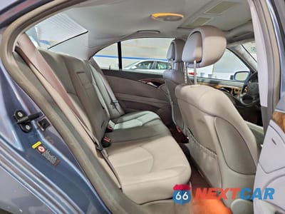 Zdjęcie 10 z 12 samochodu: 2007 MERCEDES-BENZ E 350 VIN:WDBUF56XX7B081071 - miniatura