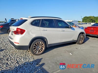 Trzecie zdjęcie samochodu z tyłu: 2013 BMW X1 SDRIVE28I VIN:WBAVM1C58DVW46481 - miniatura