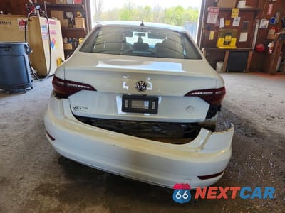 Zdjęcie 6 z 12 samochodu: 2019 VOLKSWAGEN JETTA VIN:3VWC57BU3KM015130 - miniatura