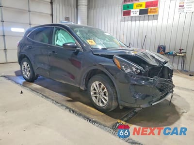 Czwarte zdjęcie samochodu z boku: 2021 FORD ESCAPE SE VIN:1FMCU9G65MUA16463 - miniatura