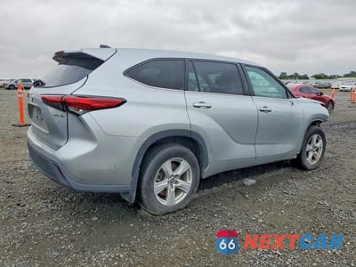 Trzecie zdjęcie samochodu z tyłu: 2022 TOYOTA HIGHLANDER HYBRID LE VIN:5TDBBRCH3NS554498 - miniatura