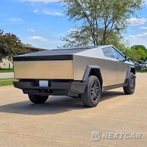 Czwarte zdjęcie samochodu z boku: 2024 TESLA CYBERTRUCK VIN:7G2CEHED1RA026043 - miniatura