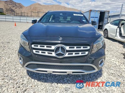 Piąte zdjęcie samochodu w środku: 2018 MERCEDES-BENZ GLA 250 4MATIC VIN:WDCTG4GB5JJ424335 - miniatura