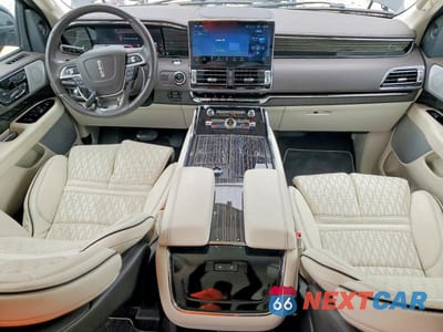 Zdjęcie 8 z 13 samochodu: 2024 LINCOLN NAVIGATOR BLACK LABEL VIN:5LMJJ2TG4REL12563 - miniatura