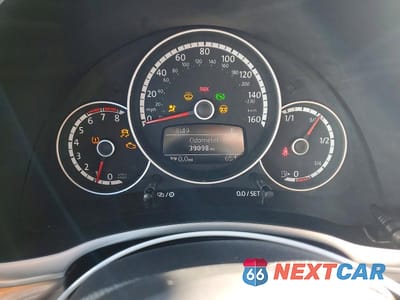 Zdjęcie 9 z 13 samochodu: 2014 VOLKSWAGEN BEETLE VIN:3VW517AT3EM815248 - miniatura