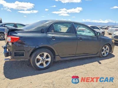Trzecie zdjęcie samochodu z tyłu: 2011 TOYOTA COROLLA S VIN:2T1BU4EE1BC554729 - miniatura