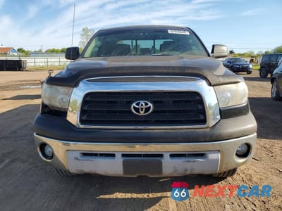 Piąte zdjęcie samochodu w środku: 2008 TOYOTA TUNDRA SR5 VIN:5TBBV54188S514528 - miniatura