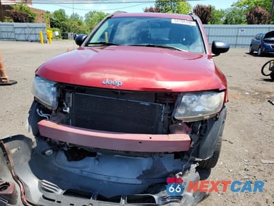 Piąte zdjęcie samochodu w środku: 2014 JEEP COMPASS SPORT VIN:1C4NJDBB2ED809461 - miniatura