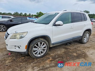 2011 VOLKSWAGEN TIGUAN S WVGAV7AX4BW545446 - główne zdjęcie licytacji z USA - miniatura