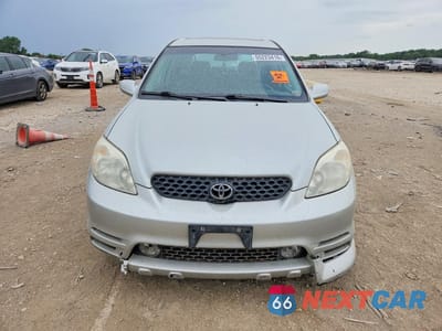 Piąte zdjęcie samochodu w środku: 2003 TOYOTA COROLLA MATRIX XR VIN:2T1KR32E63C030221 - miniatura