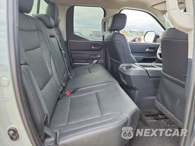 Zdjęcie 10 z 13 samochodu: 2024 TOYOTA TUNDRA DOUBLE CAB LIMITED VIN:5TFJA5DA7RX136874 - miniatura