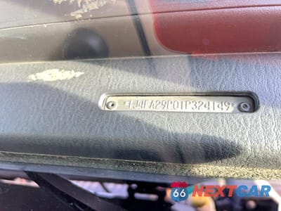 Zdjęcie 10 z 10 samochodu: 2001 JEEP WRANGLER / TJ SE VIN:1J4FA29P01P324149 - miniatura