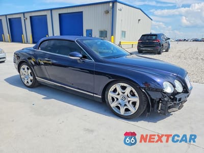 Czwarte zdjęcie samochodu z boku: 2008 BENTLEY CONTINENTAL GTC VIN:SCBDR33W88C057519 - miniatura