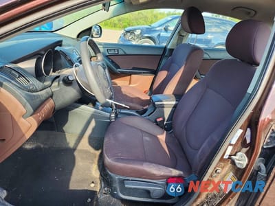 Zdjęcie 7 z 12 samochodu: 2010 KIA FORTE EX VIN:KNAFU4A27A5197076 - miniatura