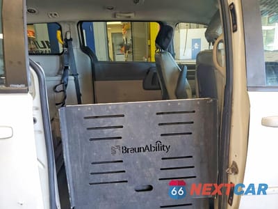 Zdjęcie 11 z 13 samochodu: 2010 DODGE GRAND CARAVAN SE VIN:2D4RN4DE5AR167664 - miniatura